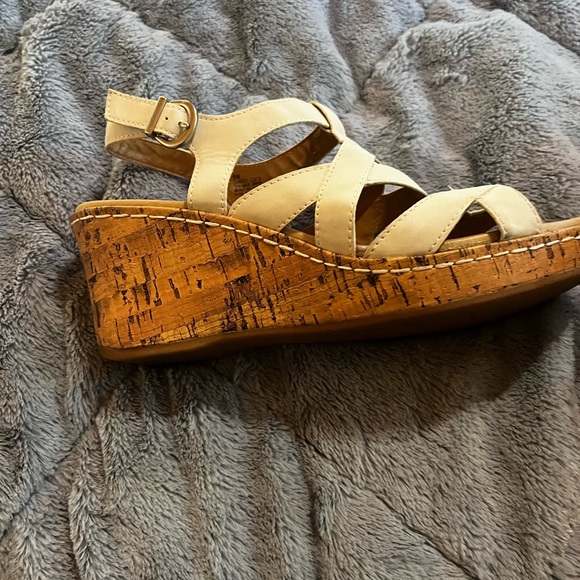 B.O.C white sandals - Picture 2 of 4